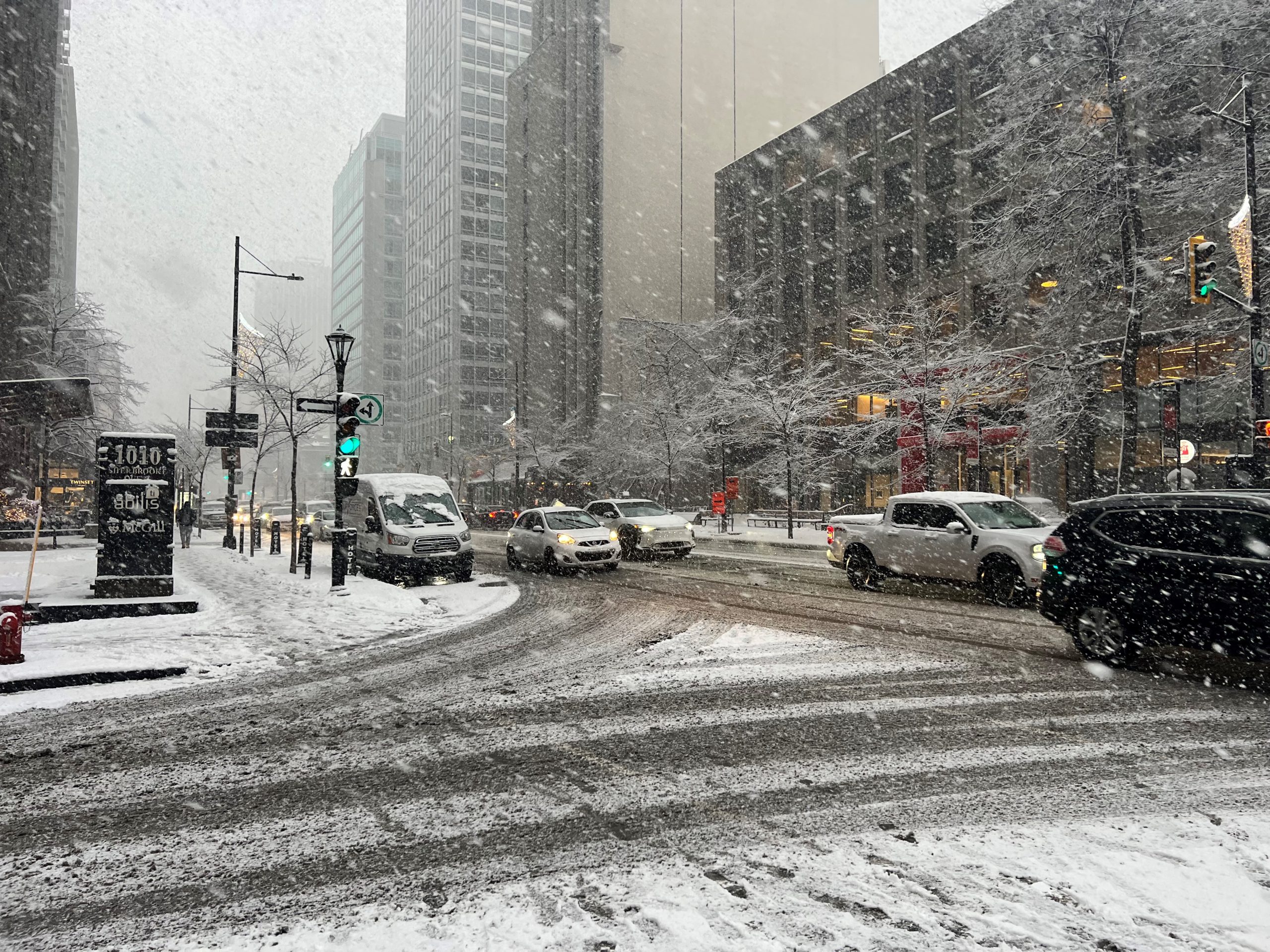 Worst snowstorm of the season set to hit Montreal, up to 40 cm of snow