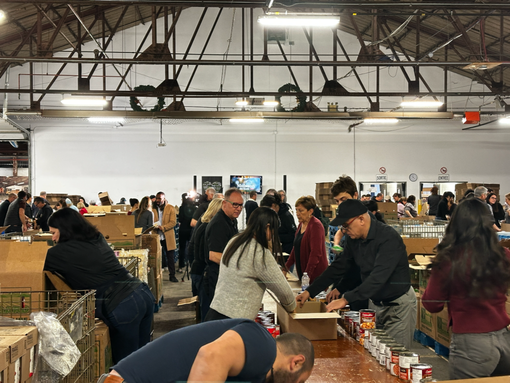 Moisson Montréal prepares food donations