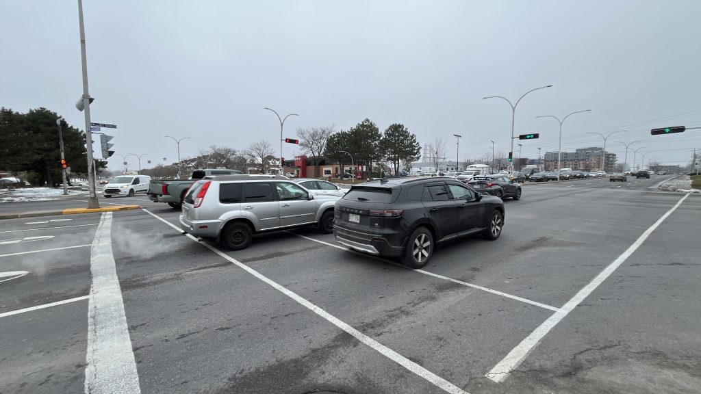 Photo of De Salaberry and Des Sources Boulevards in Dollard-des-Ormeaux