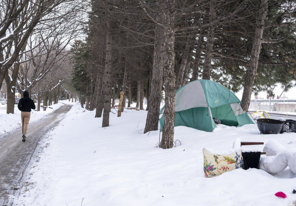 union tent and trail